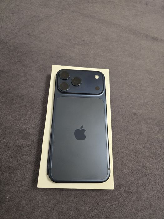 Vand/Schimb Iphone 17 pro max/512 gb/ factura  emag