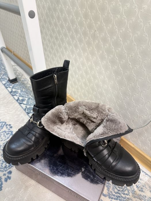 Продам обувь кожаную