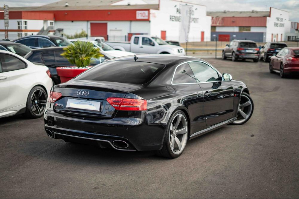 Audi RS5 v8 4.2 benzina 550 cp
