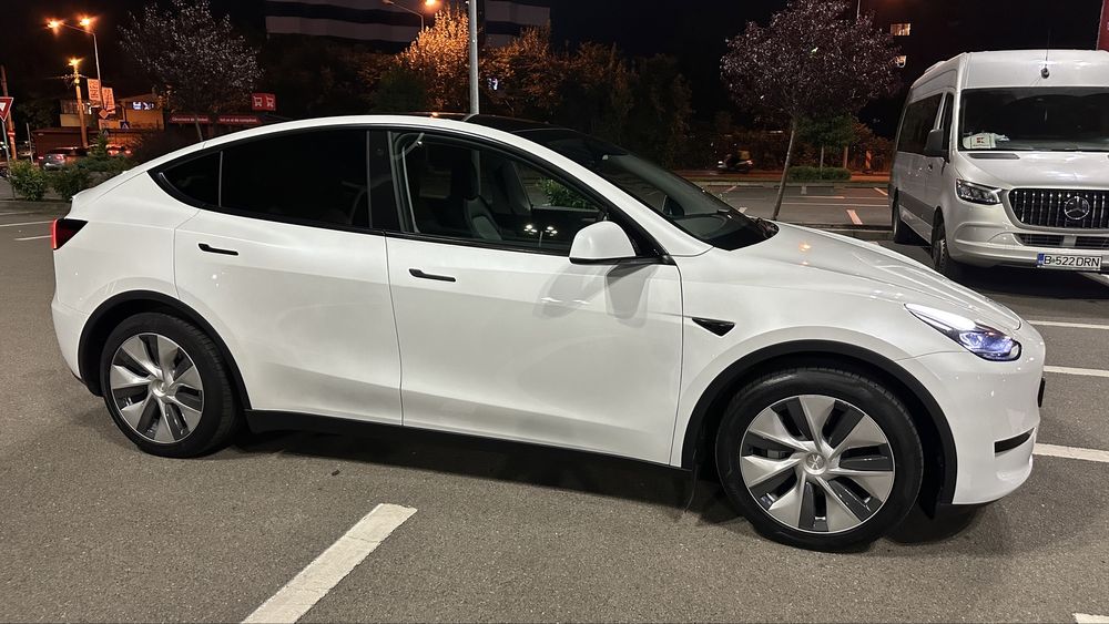 Vand Tesla Model Y standard range 2023