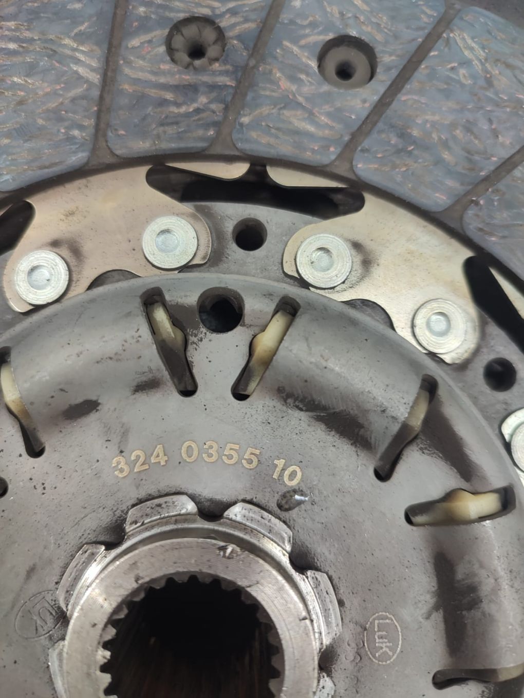 Kit ambreiaj volanta cu masa dubla 2.0 tdi cbbb 324035510 Skoda Octav