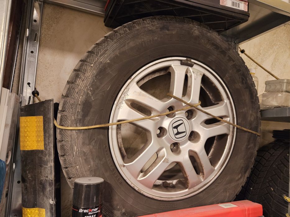 Оригинален комплект лети джанти със зимни гуми за Хонда crv 15 цола