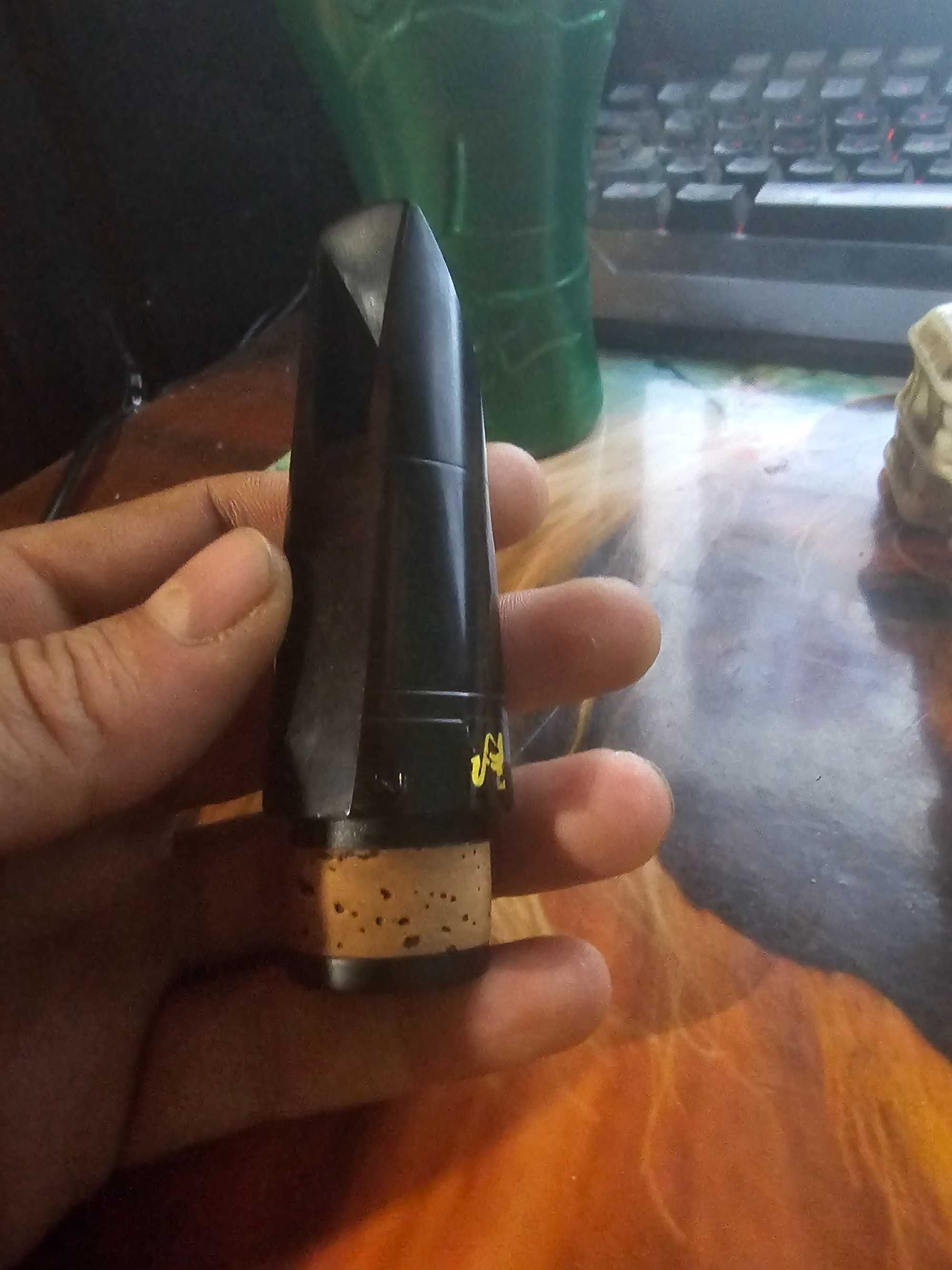 Продавам  мундщук за кларинет
