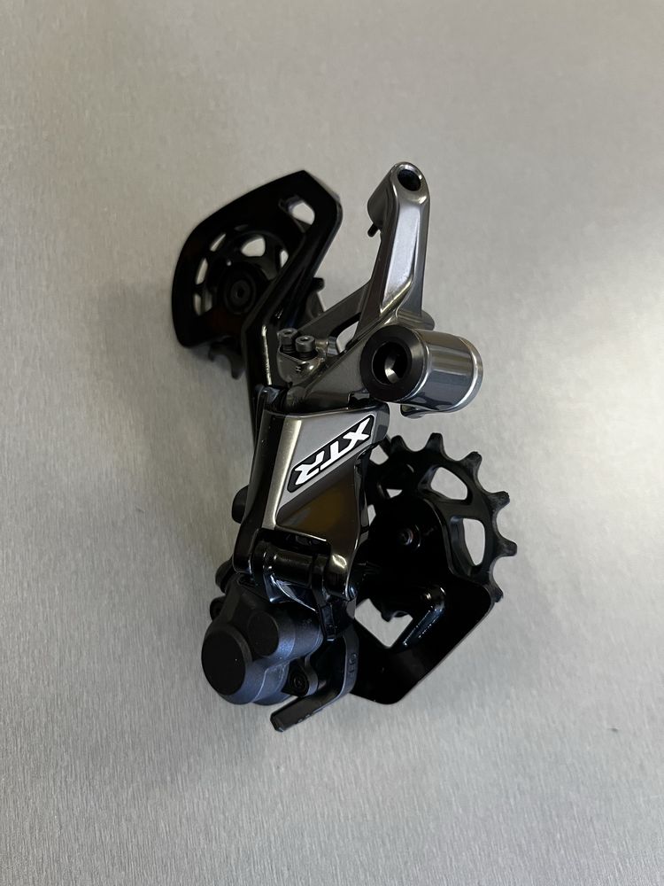 Shimano XTR M9100 Дерайльор и XT M8100 команда
