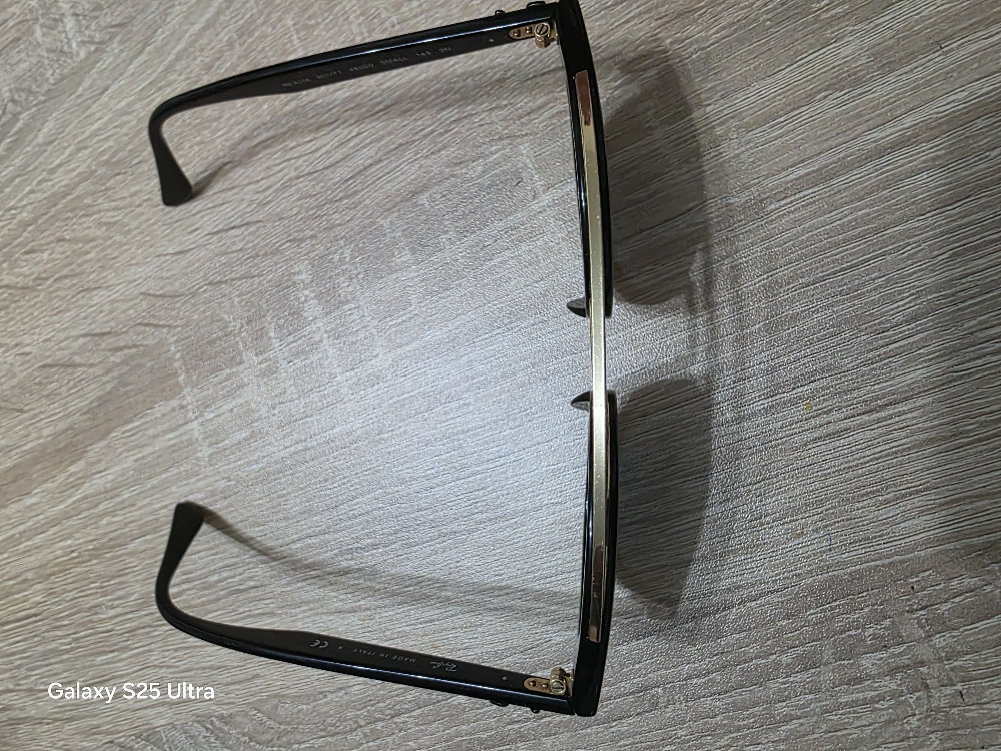 Очила Ray Ban 
Размер: 46/20/145.