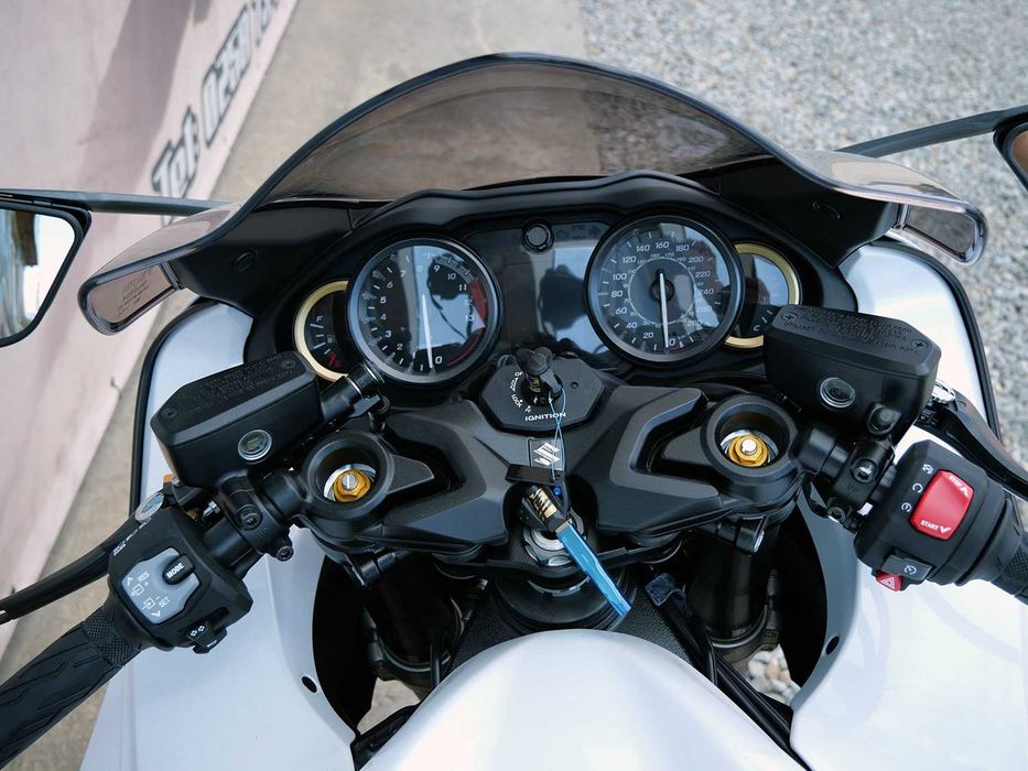 Lichidare Motocicleta Suzuki Hayabusa GSX 1300 RR M4 | Rate | Leasing
