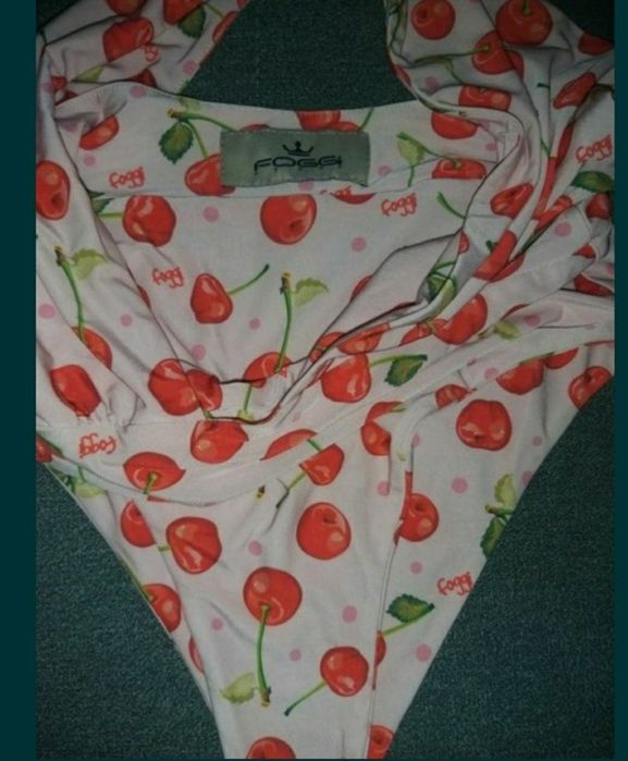 Costum de baie intreg