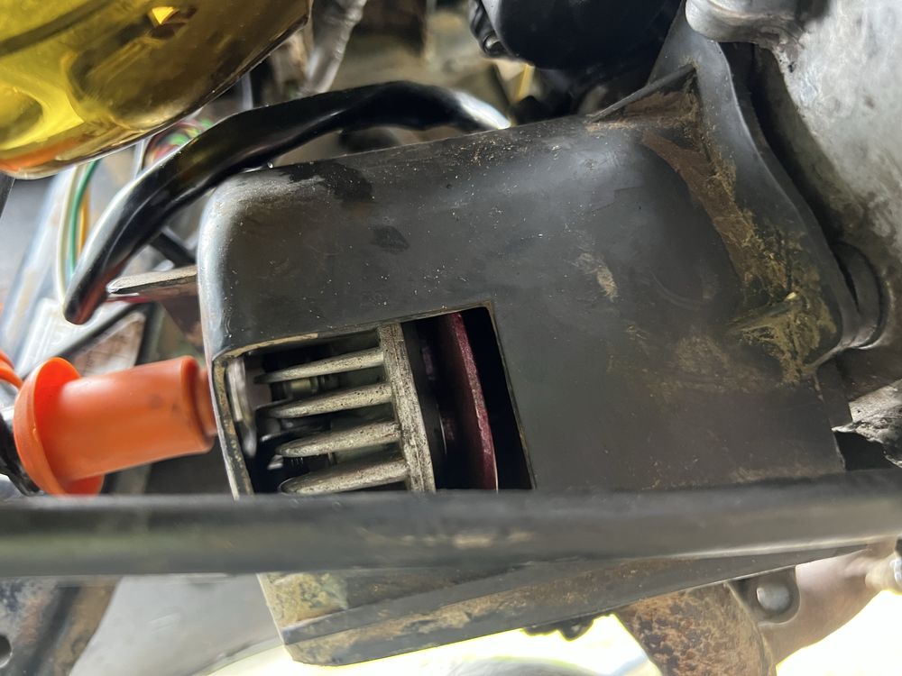 Scuter aprilia sr 80 2 t ,schimb si cu trotinetă!