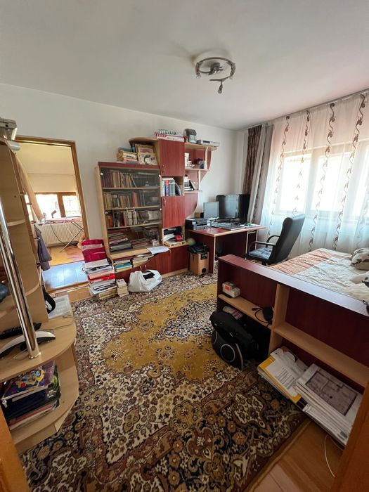 Mobilier de birou și pat cu saltea inclusa