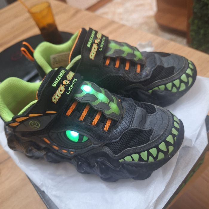 Детски маратонки skechers skech-o-saurus светещи