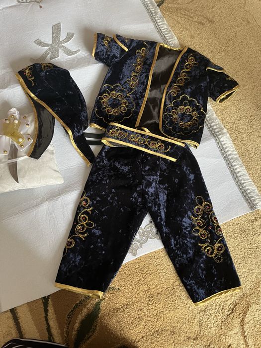 Сдам в аренду костюмчик на годик