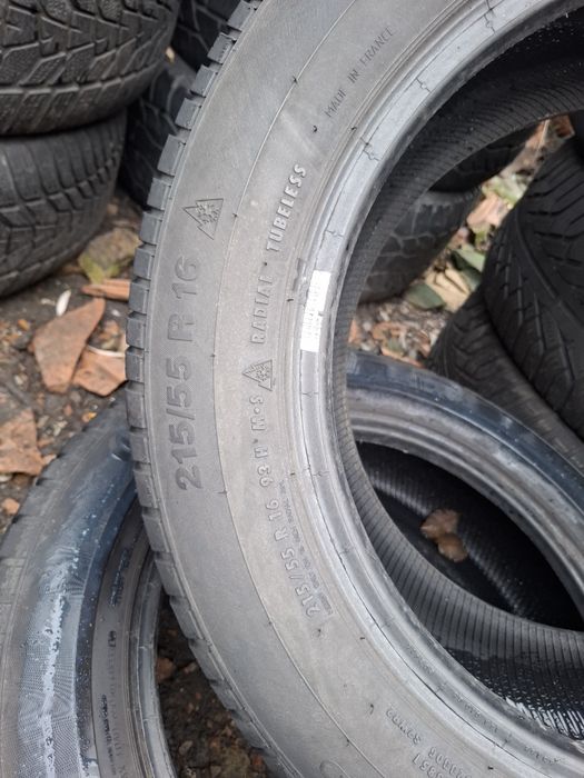 Vand 2 anvelope 215 55 16 continental de iarna bune