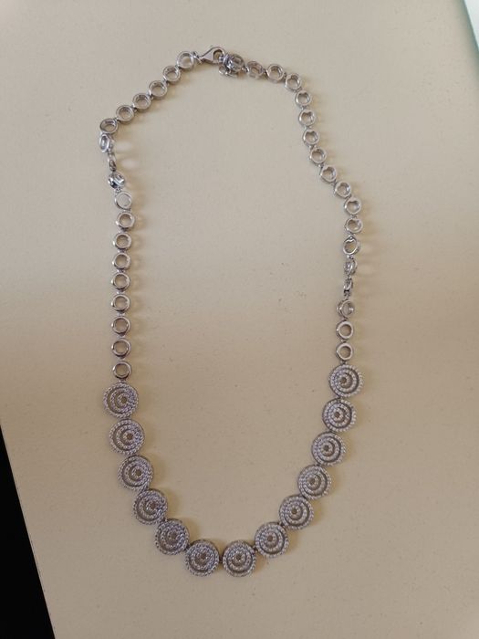 Дамско сребърно колие с камъчета Swarovski