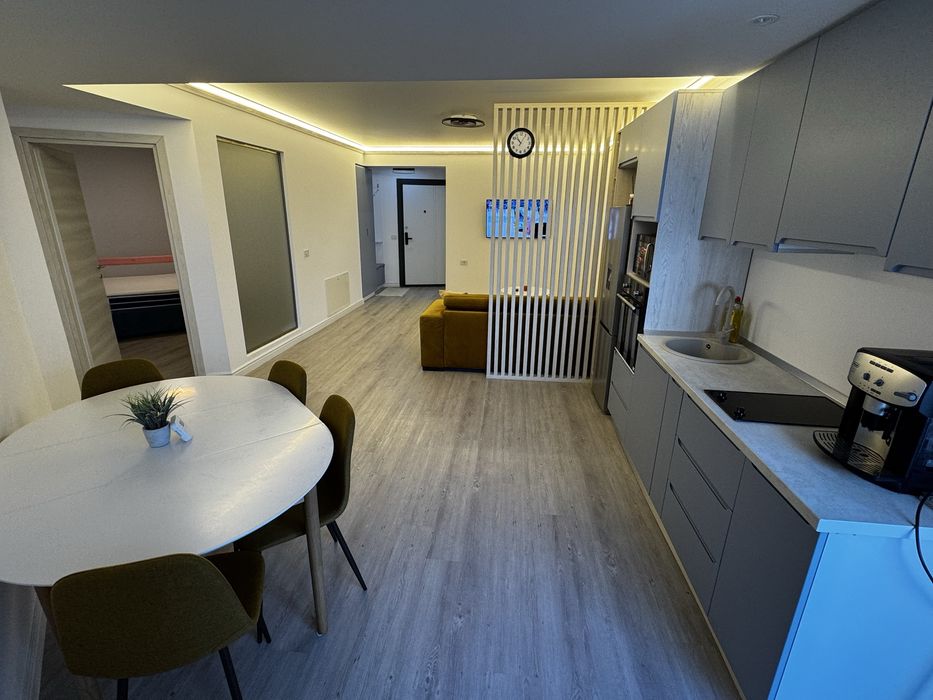 Studio 2 camere WHITE TITANIC