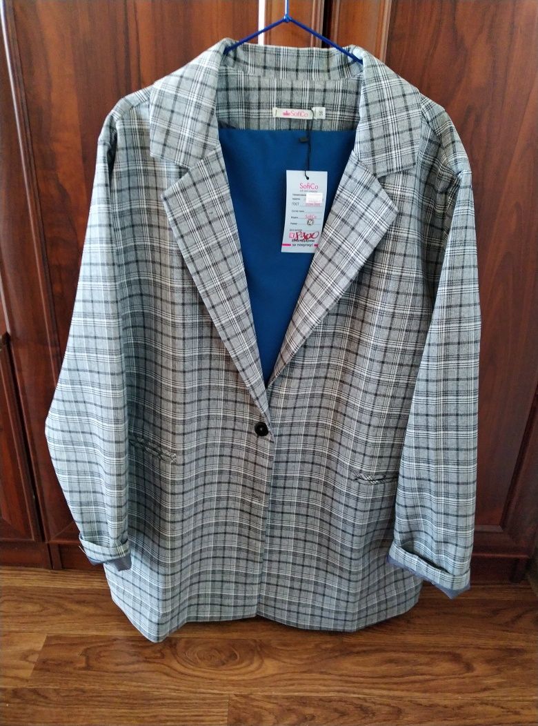 Продаю пиджак женский 6.000 размер 58