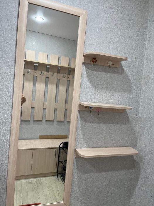 Продам срочно  прихожею и шкпф детский