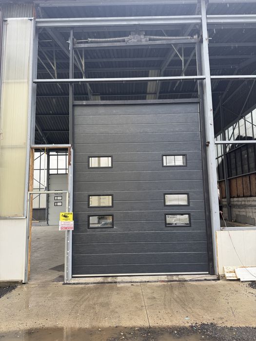 Usa garaj L4000 x H4000 cu geamuri -NOU!