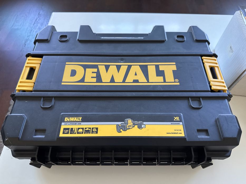 Fierăstrău compact tip sabie Dewalt DCS369N 18V XR motor fără perii