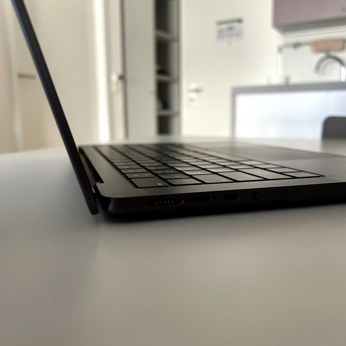 Apple MacBook Pro 14" M3 Pro | 18 GB RAM | Отлично състояние