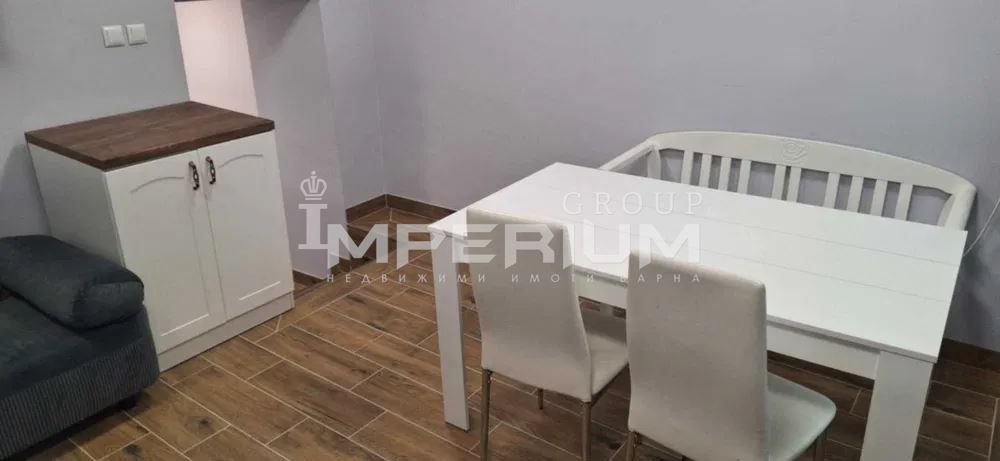 Дава се под наем Двустаен апартамент в Варна, Център - 40 кв.м за 357 € - Снимка #1