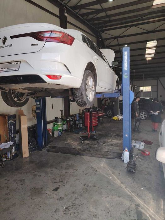 Inchiriez service auto cu 3 elevatoare autoturisme si 1 pentru dube