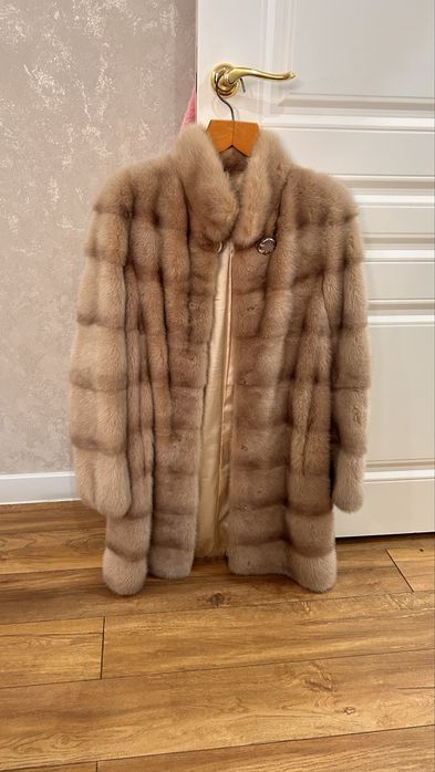 норковая шуба белая и черная