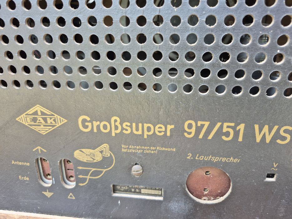 Radio cu lampi marca EAK ,model Super mare 97/51WS, made in Germany
Su