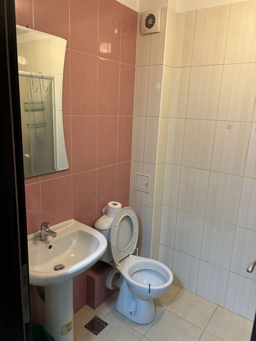 Inchiriez garsoniera