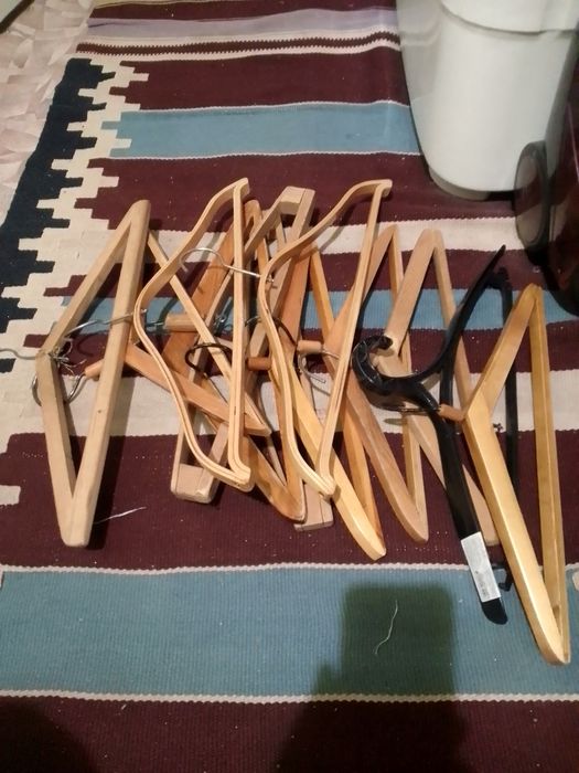 Вешалка.складная тележка.кресло.