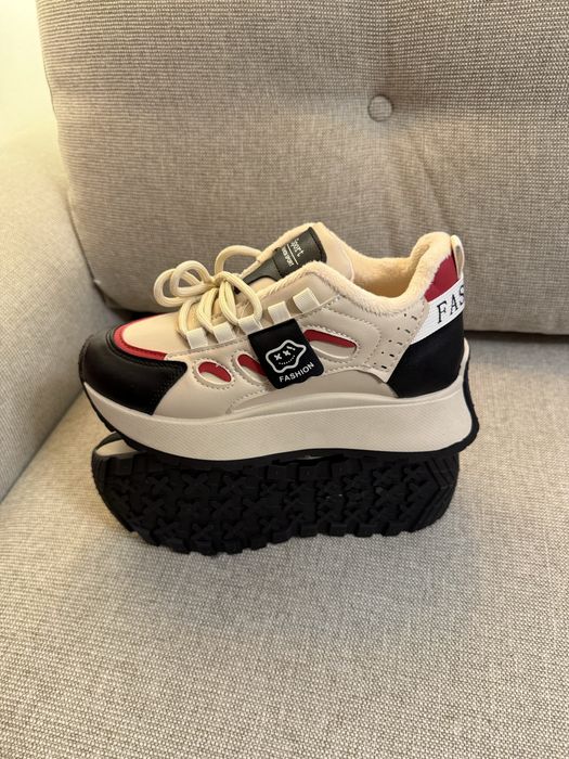 Sneakers Îmblăniți 36