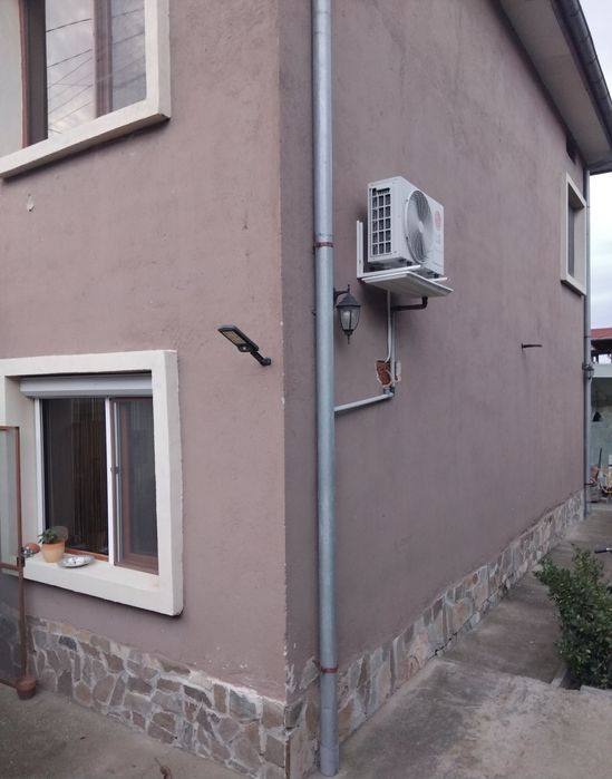 Продава къща в с.Самораново общ.Дупница