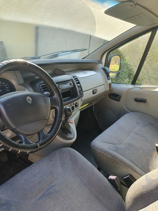 Utilitara renault traffic