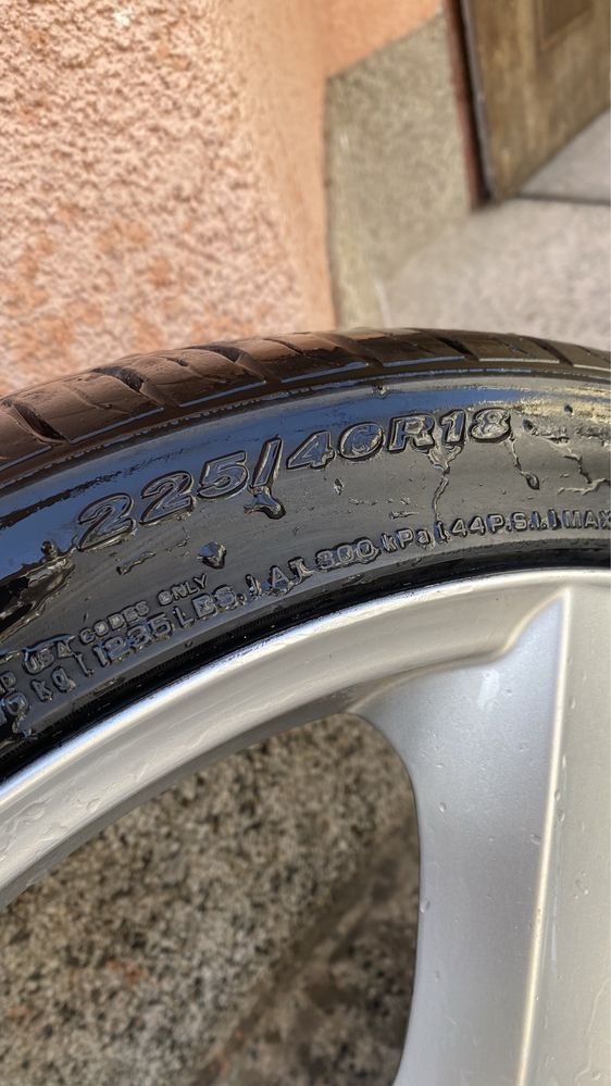 4бр Джанти Dezent 18 цола 5х108 с летни гуми 225/40R18 комплект