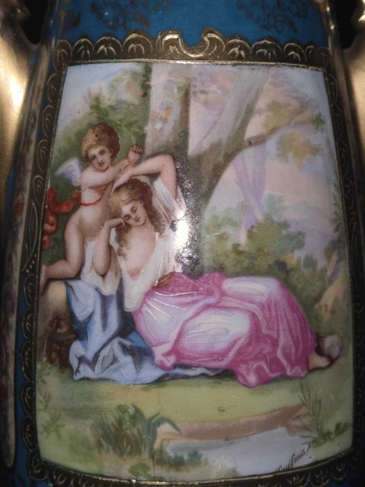 Антикварна ръчно декорирана френска порцеланова ваза, XIX век