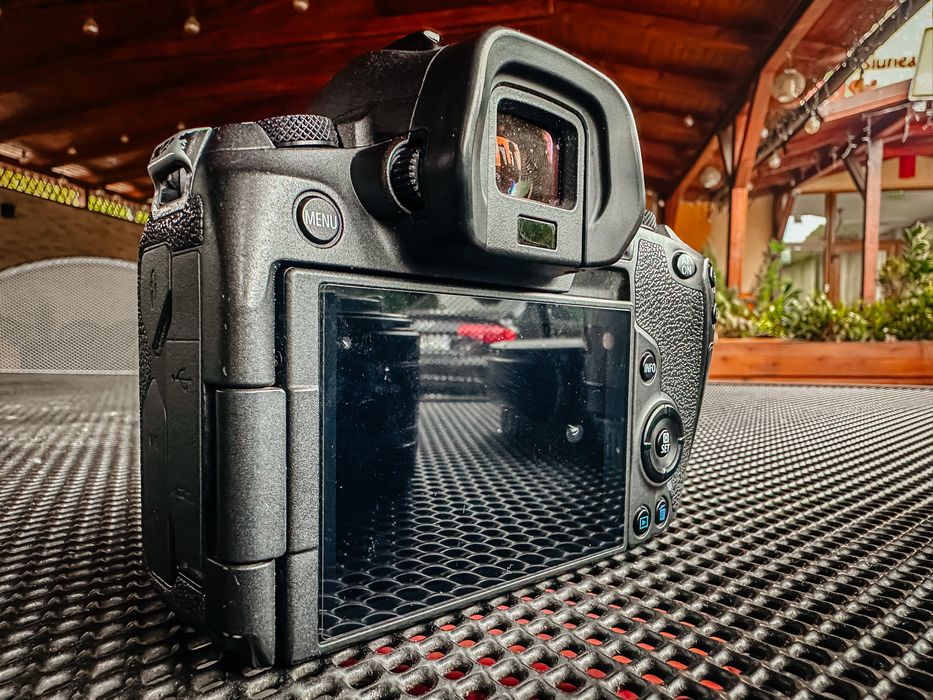 Canon EOS R + Sigma 35mm f/1.4 + Canon 50mm f/1.8 – Pachet complet