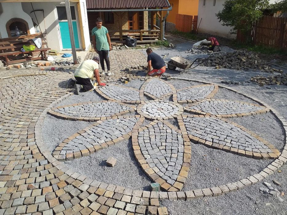 Vând și montez Piatră Cubica Andezit