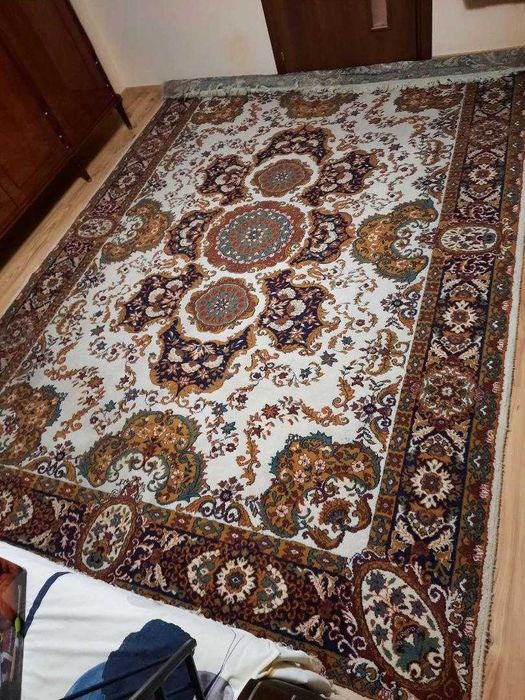 Vand covor persan putin utilizat