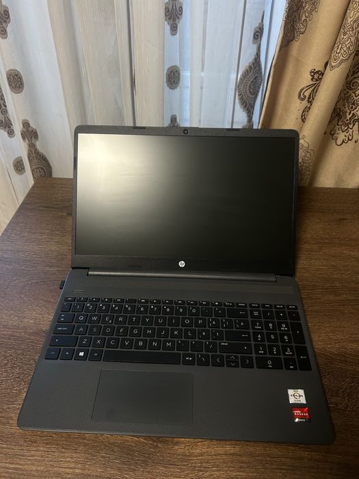 Laptop HP - utilizat la birou, in stare foarte bună!