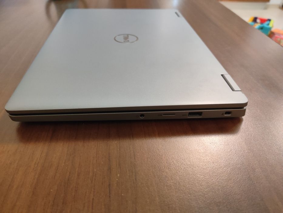 Лаптоп Dell Latitude 3310 2in1 Touch i5-8265U 16GB Ram 256 SSD