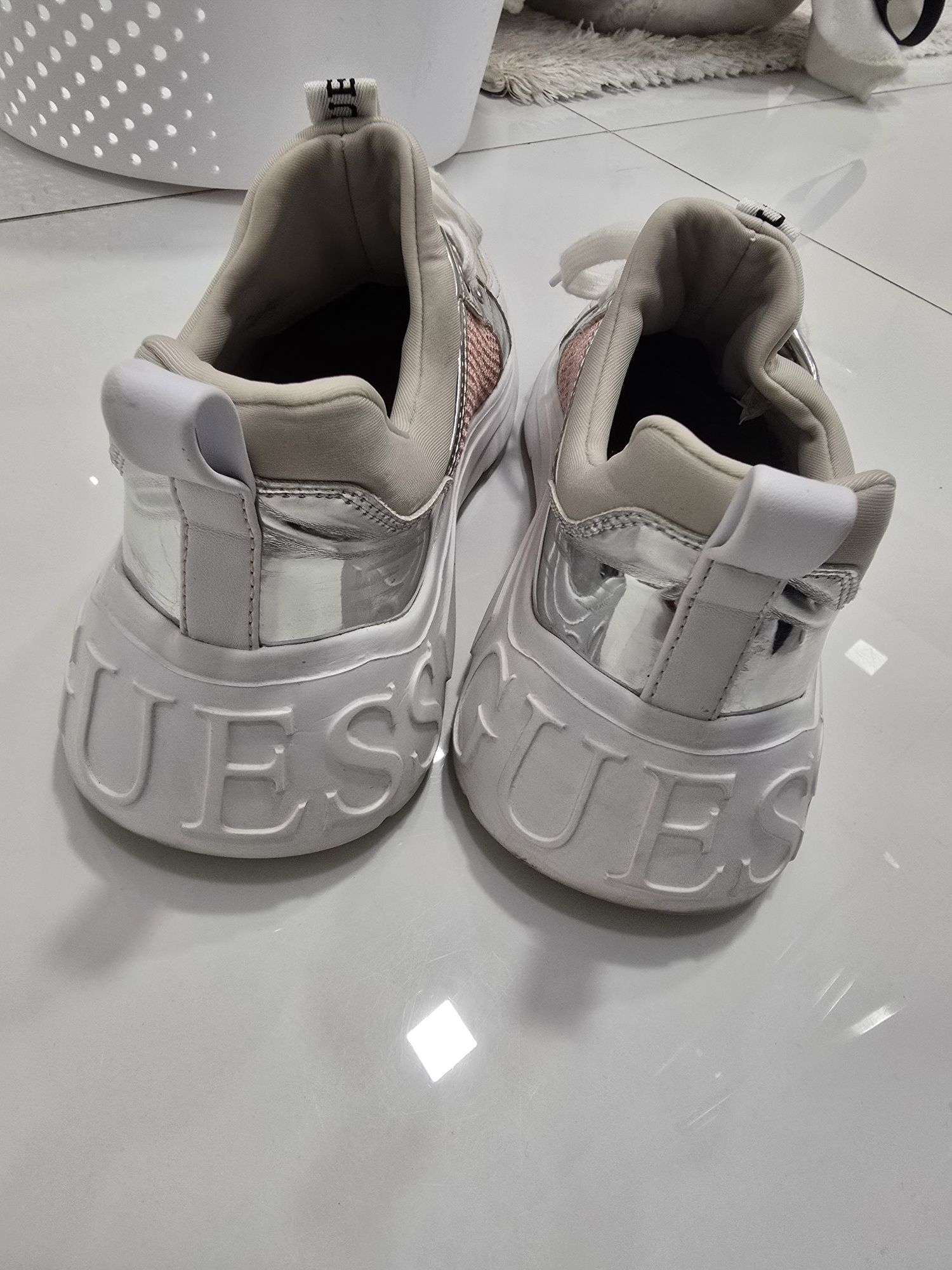 Дамски сникърси Guess