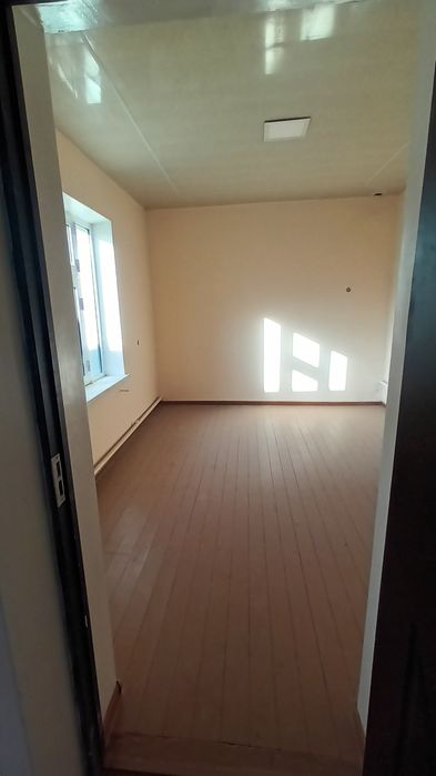 Срочно сотилади Жиззах шахар Олмазор махаллада 4 сотокли ховли уй