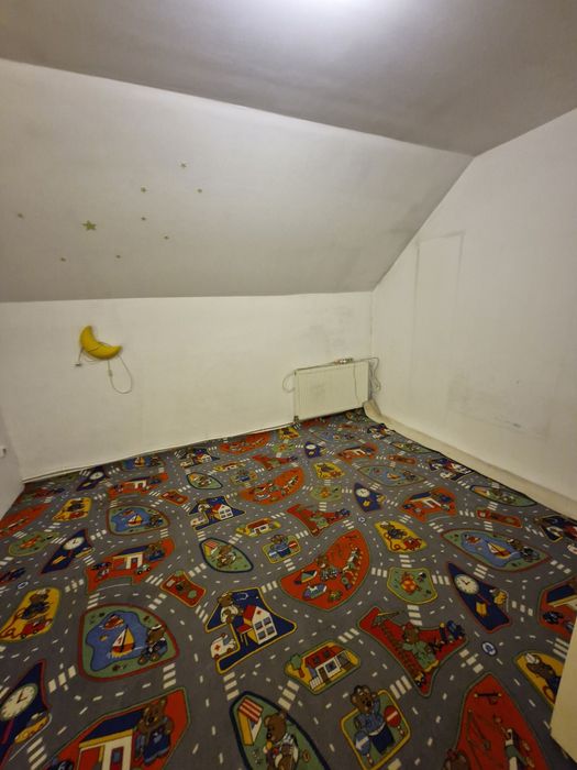 Vand mochetă 4x5 mp