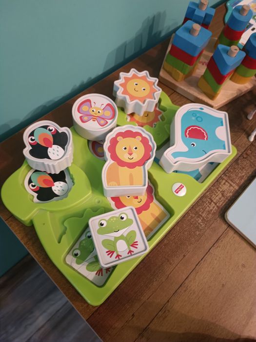 Колекция от пъзели и занимателни играчки