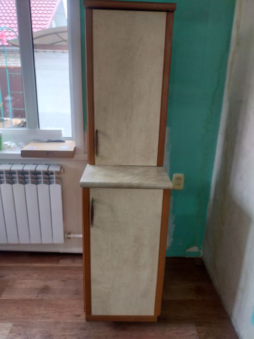 Продам тумбу с навесным шкафом кухонные
