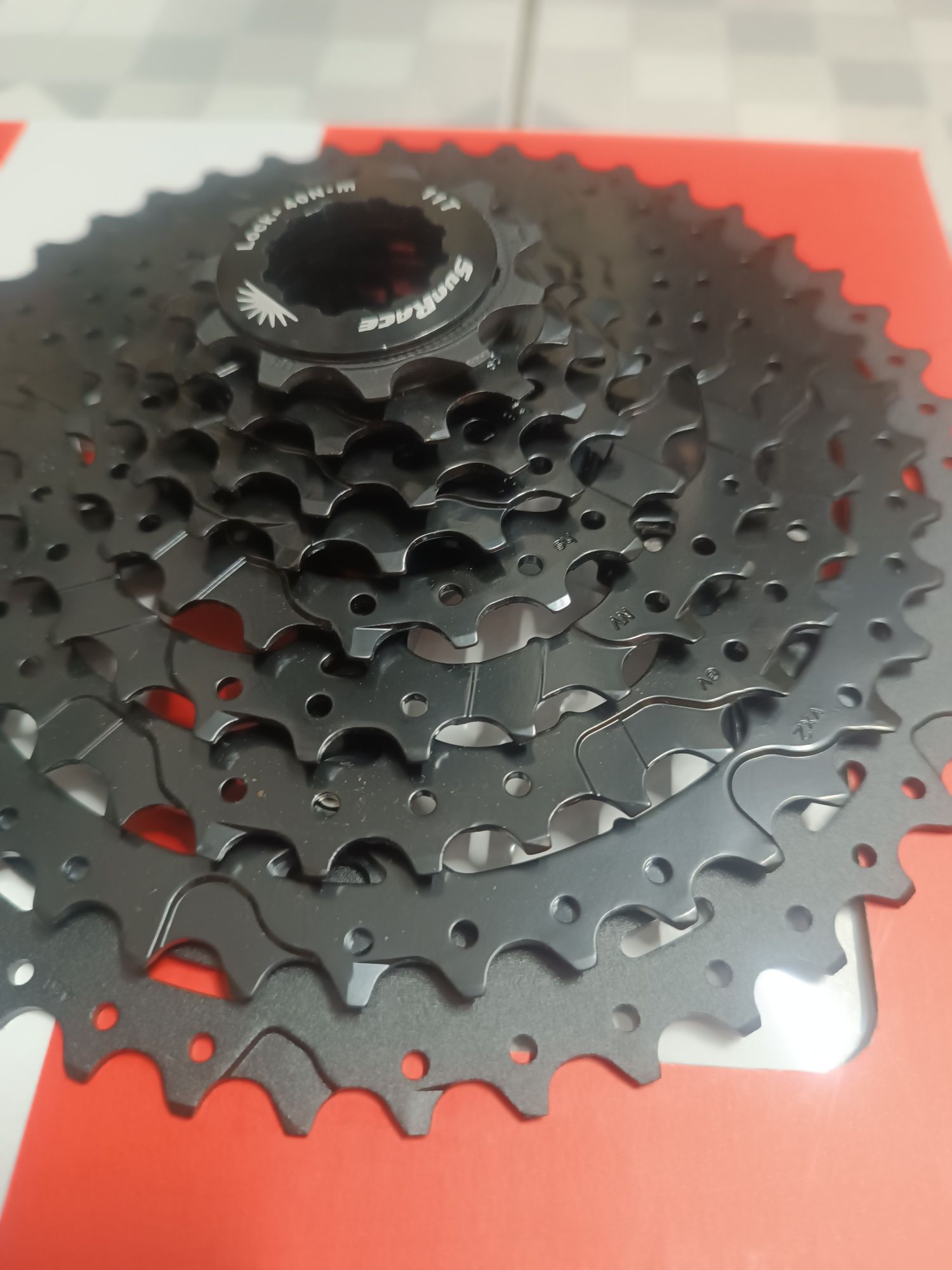 Pinioane 11-46 pe 9 viteze Sunrace