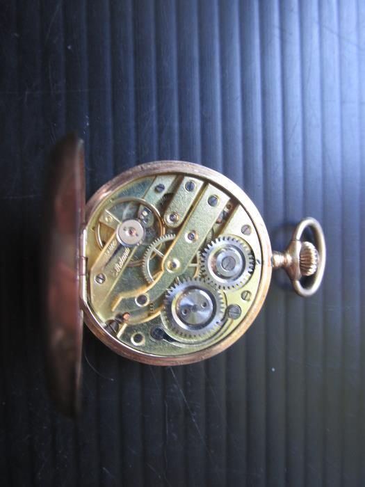златен джобен часовник