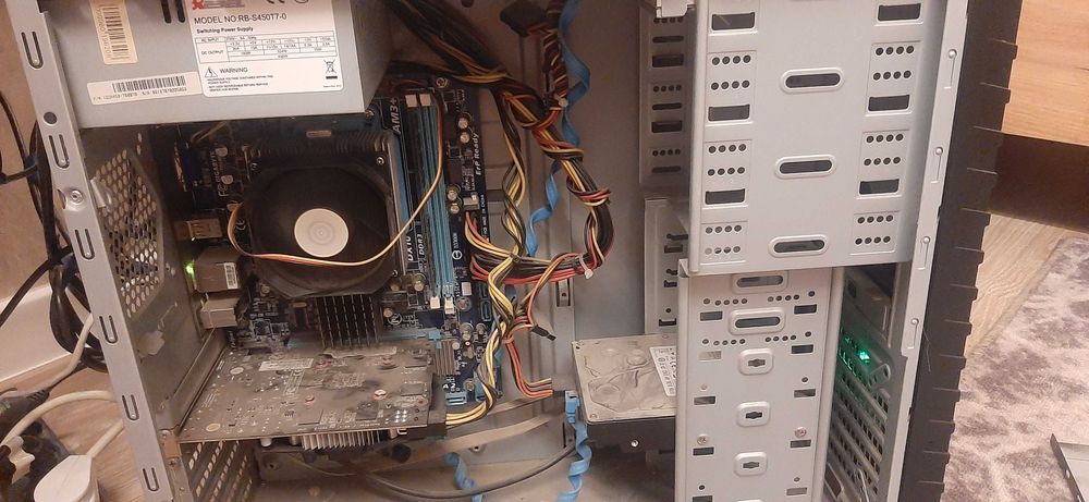 Компьютер и клавиатура