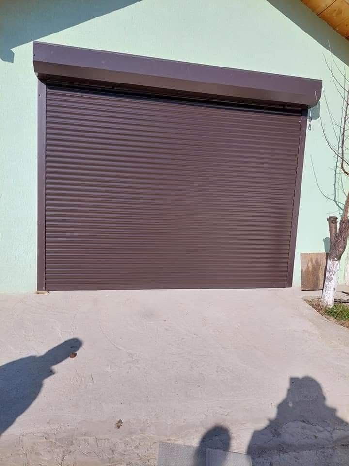 Usi garaj tip rulou automatizate si termopane