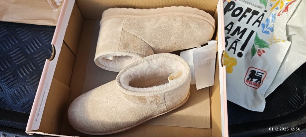 UGG crem House mărimea 37