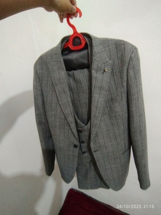 Erkaklar kiymi Kastyum shim oʻqish va ish uchun mos